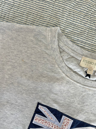 (196) Try on Sample, Marked Grey Pop Up Tee - size M