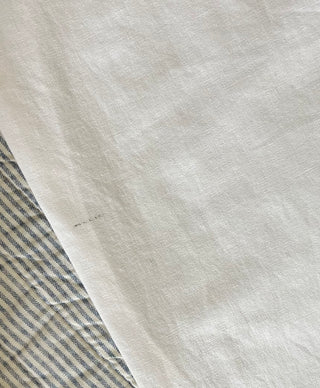 (214) Marked White Olivia Linens - Size S